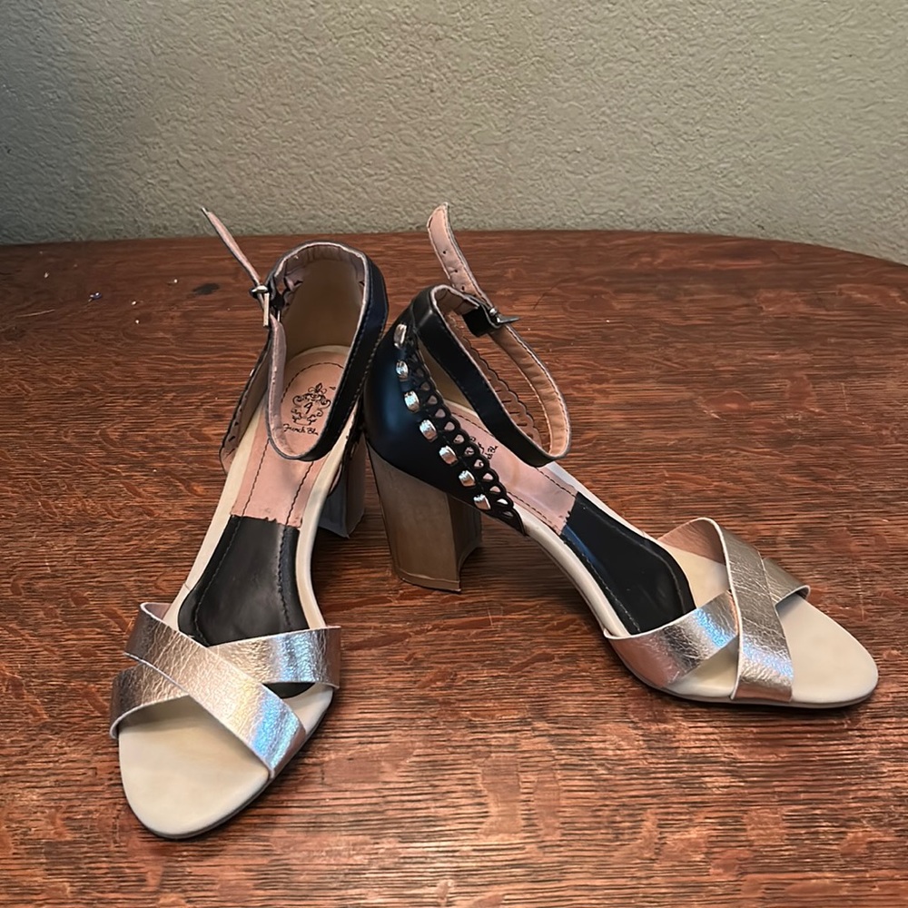 French Blu Kiarra Leather Crisscross Ope Toe Heel